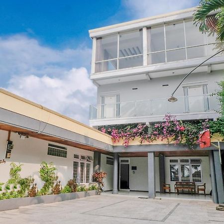 Oyo 803 Toetie Hotel Batu (East Java) Exterior foto