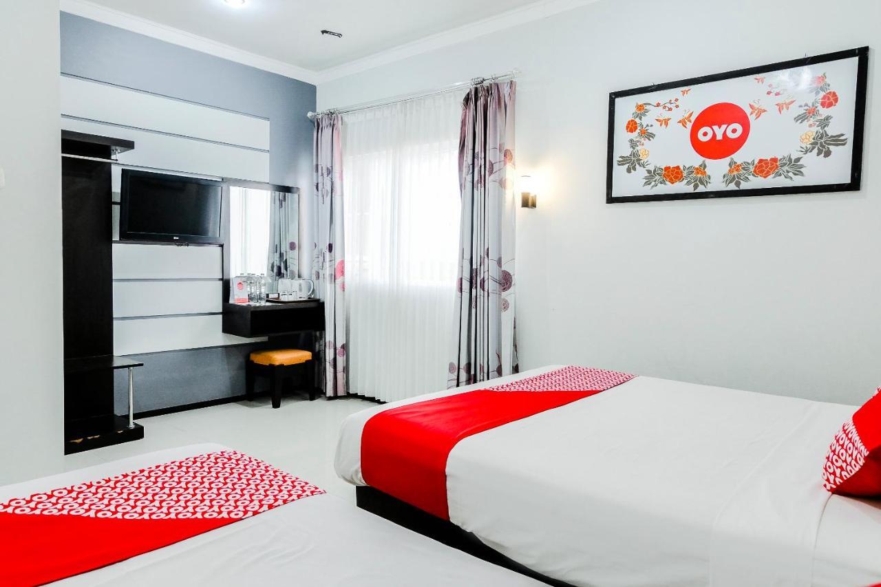 Oyo 803 Toetie Hotel Batu (East Java) Exterior foto
