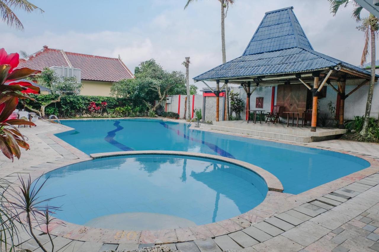 Oyo 803 Toetie Hotel Batu (East Java) Exterior foto