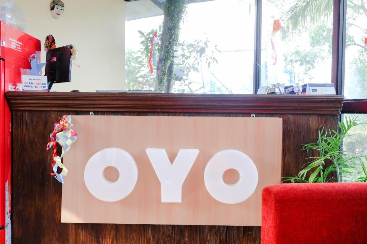 Oyo 803 Toetie Hotel Batu (East Java) Exterior foto