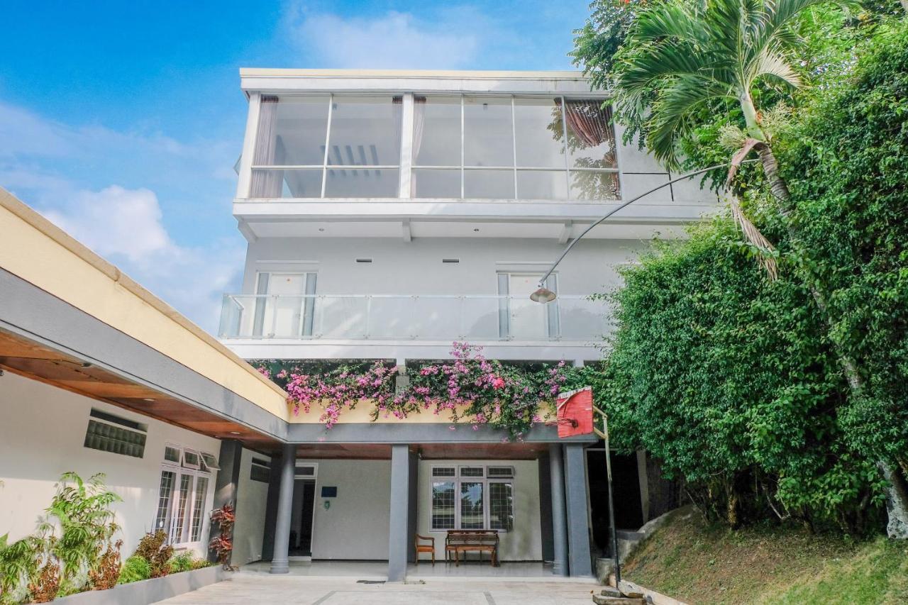 Oyo 803 Toetie Hotel Batu (East Java) Exterior foto